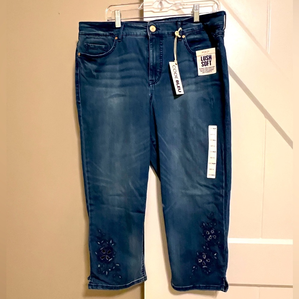 NWT size16 Code Bleu Chelsea Crop Embroidered Jeans